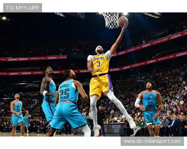 戴维斯篮下连续得手,湖人防守反击显成效