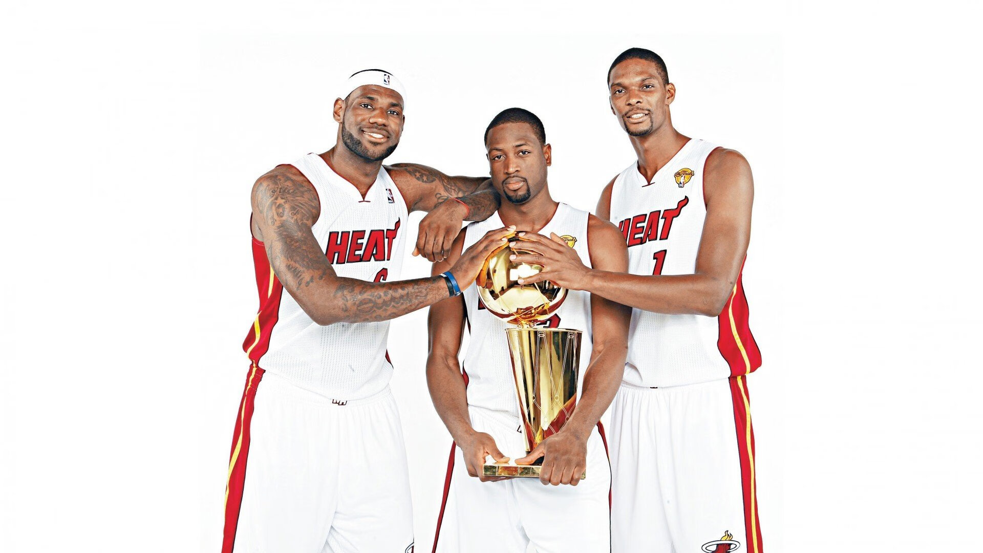 国际热身赛国足战平 球迷鼓励球队继续前进，国足热身赛时间安排